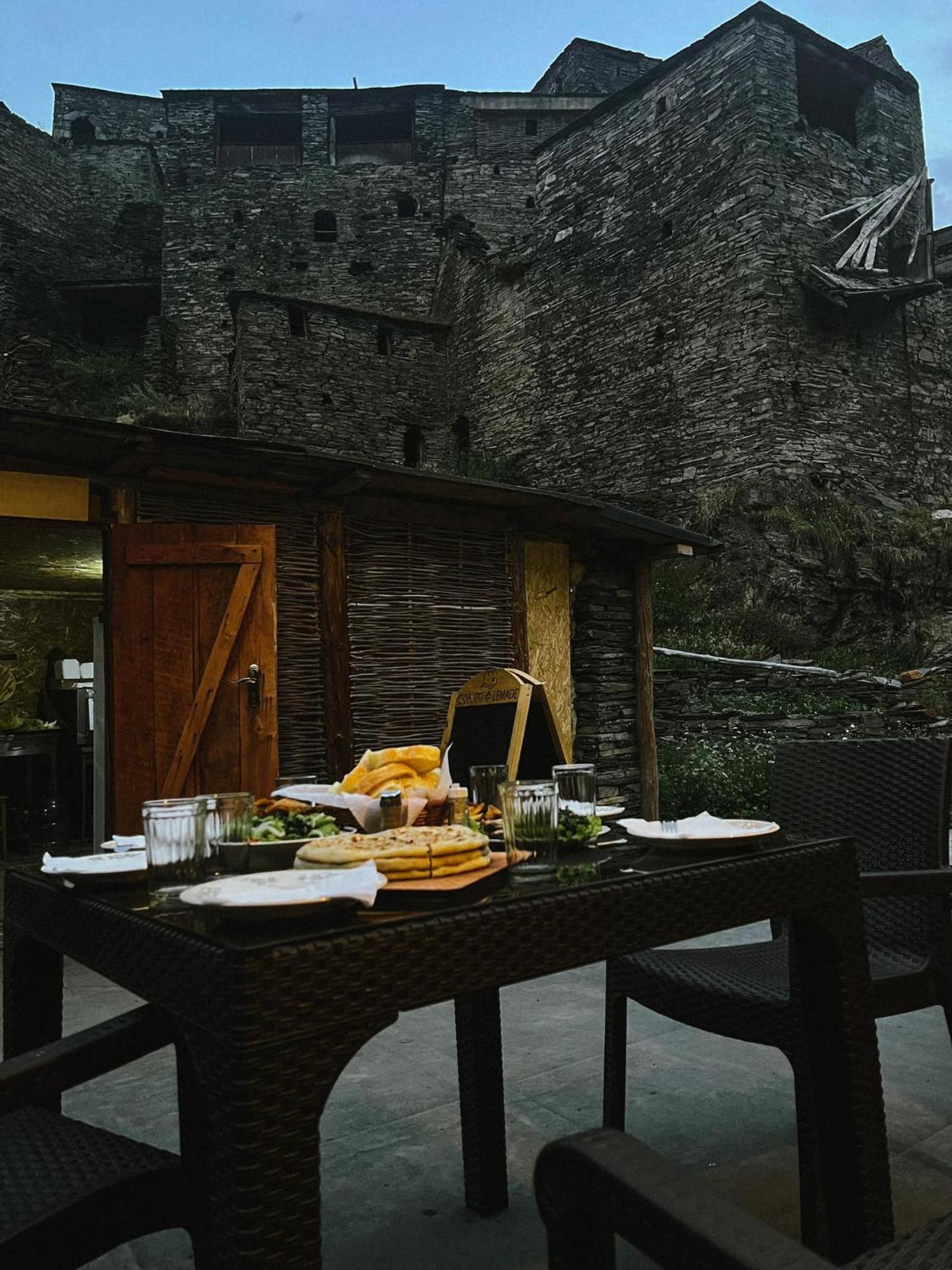 Hotel "Front Castle" Shatili Zewnętrze zdjęcie